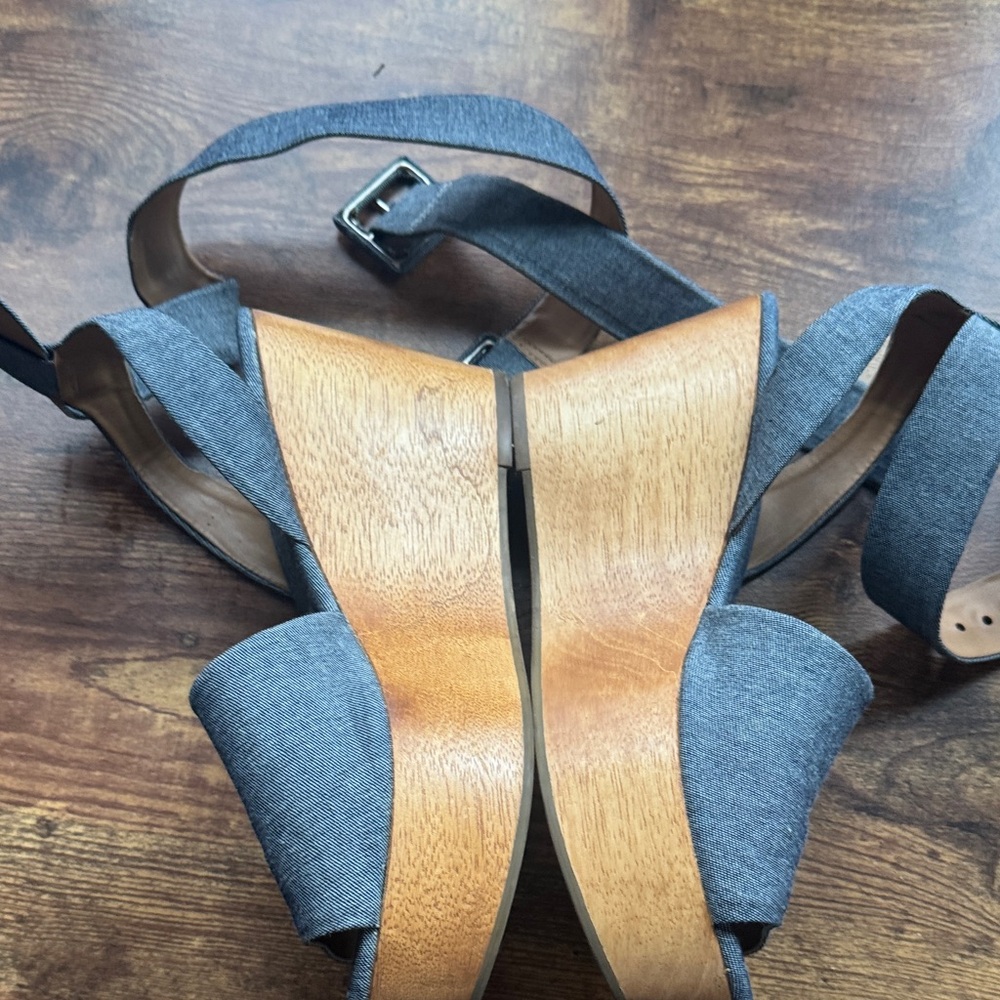 Gray Open-Toe Sandals - Picture 8 of 11